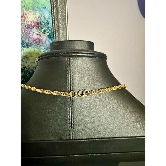 Gold Floral Filigree Necklace with Crystal Pendant 45cm - Picture 3 of 3